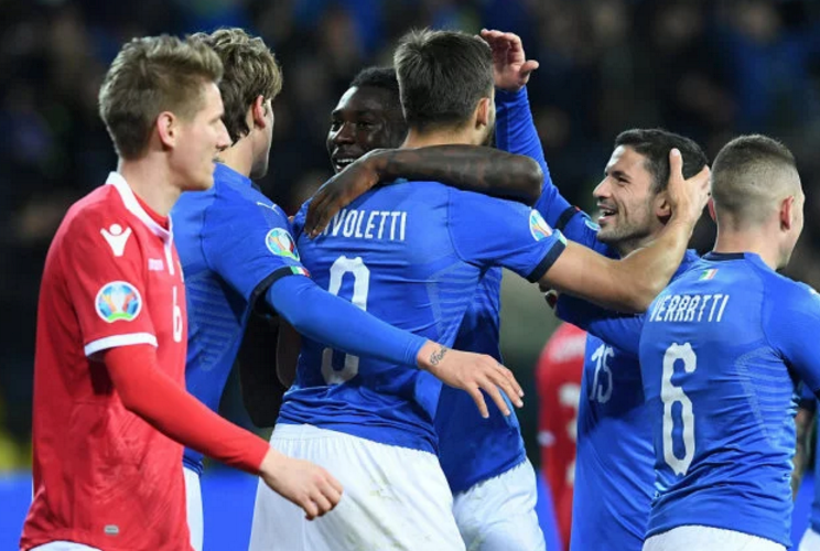 意大利劲旅诺坎普球场大捷，锋线火力全开的简单介绍