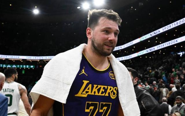 开云体育入口-凯尔特人轻取76人，东契奇惊艳世界的简单介绍